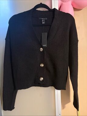BNWT Forever 21 Black V-Neck Button Cardigan
